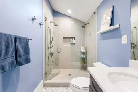 Bath - 1333 Pendleton St, Cincinnati, OH 45202 photo 5 of 5