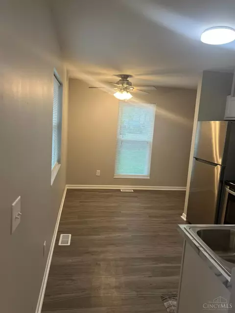 1324 Behles Ave, Lincoln Heights, OH 43215 photo 6
