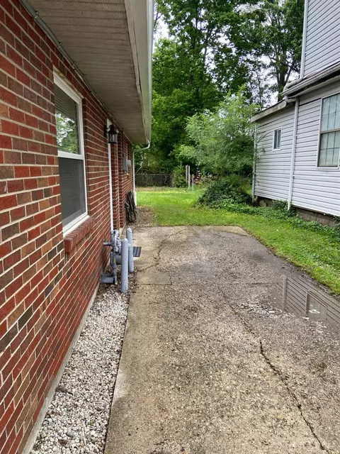 1324 Behles Ave, Lincoln Heights, OH 43215 photo 13