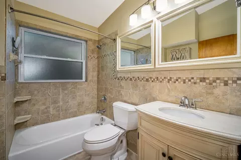 9960 Daly Rd, Cincinnati, OH 45231 photo 17