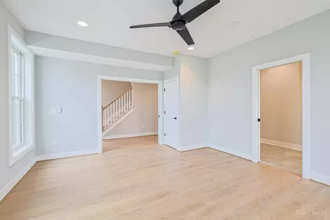 2901 Three Oaks Ln, Cincinnati, OH 45209 photo 4