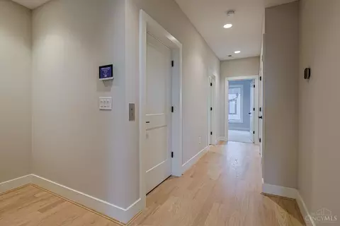 2901 Three Oaks Ln, Cincinnati, OH 45209 photo 14