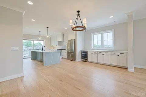 2901 Three Oaks Ln, Cincinnati, OH 45209 photo 6