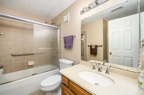 Bath - 5543 Regimental Pl, Cincinnati, OH 45239 photo 3 of 3