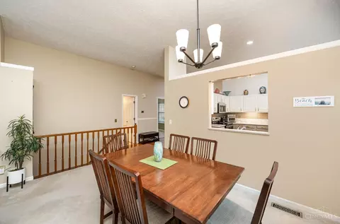 Dining - 5543 Regimental Pl, Cincinnati, OH 45239 photo 2 of 2