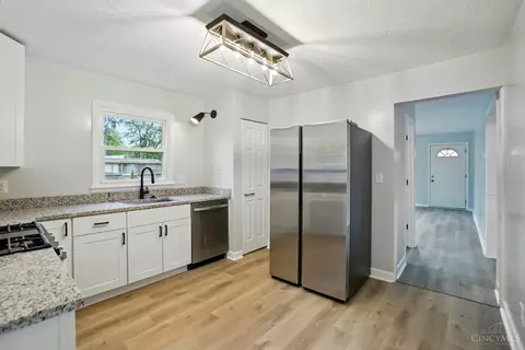 Kitchen - 11970 Fifth Ave, Cincinnati, OH 45249 photo 2 of 4