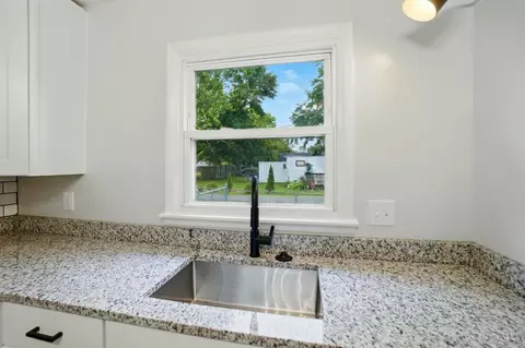 Kitchen - 11970 Fifth Ave, Cincinnati, OH 45249 photo 3 of 4