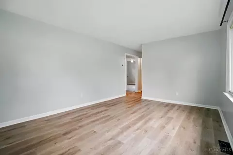 Living - 11970 Fifth Ave, Cincinnati, OH 45249 photo 1 of 2