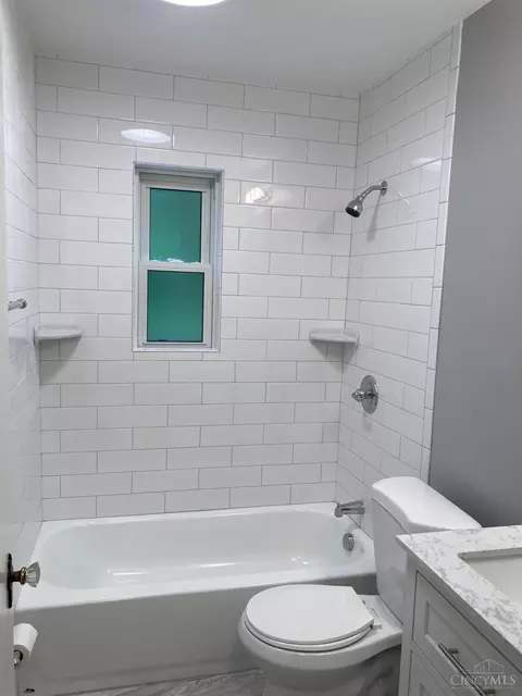Bath - 456 Leath Ave, Cincinnati, OH 45238 photo 1 of 3