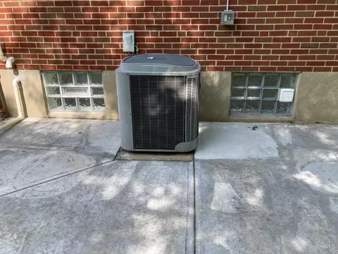 Exterior - 456 Leath Ave, Cincinnati, OH 45238 photo 2 of 5