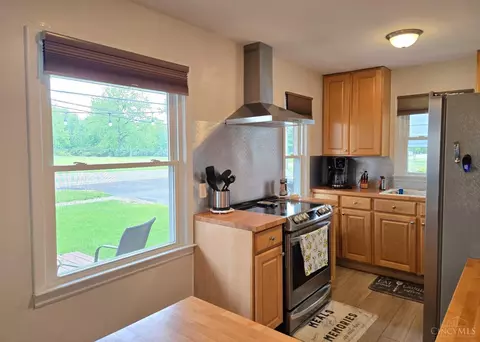 821 Cherry St, Blanchester, OH 45107 photo 8