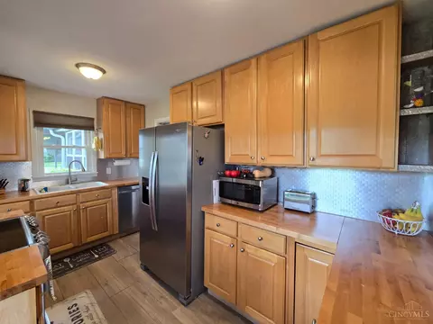 821 Cherry St, Blanchester, OH 45107 photo 11