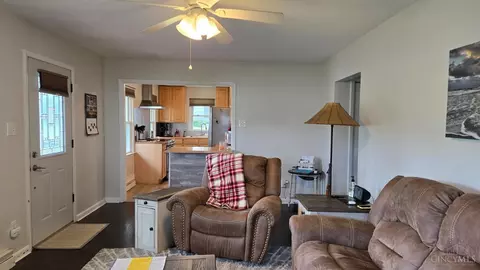 821 Cherry St, Blanchester, OH 45107 photo 5