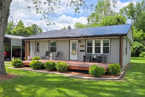 821 Cherry St, Blanchester, OH 45107