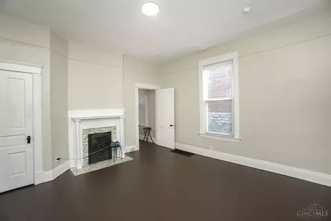 Living - 318 Warner St, Cincinnati, OH 45219 photo 2 of 2