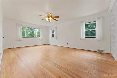 2917 Westbrook Dr, Cincinnati, OH 45238 photo 13