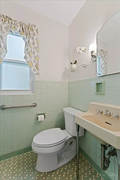 2917 Westbrook Dr, Cincinnati, OH 45238 photo 11