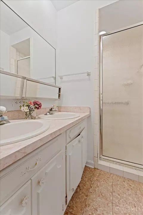 2917 Westbrook Dr, Cincinnati, OH 45238 photo 16