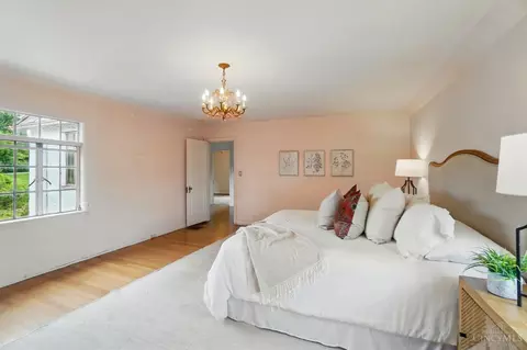 1029 Egan Hills Dr, Cincinnati, OH 45229 photo 30