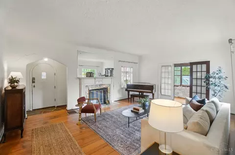 1029 Egan Hills Dr, Cincinnati, OH 45229 photo 6