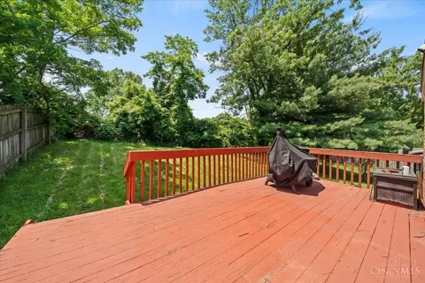 8679 Elmtree Ave, Cincinnati, OH 45231 photo 6