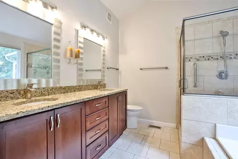 Bath - 4190 Brandonmore Dr, Cincinnati, OH 45255 photo 2 of 4