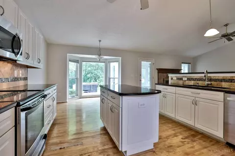 Kitchen - 4190 Brandonmore Dr, Cincinnati, OH 45255 photo 2 of 3