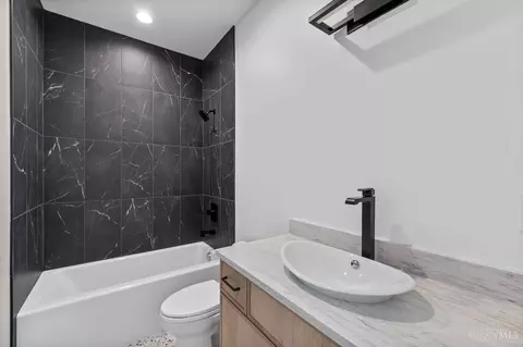 Bath - 530 Reading Rd, Cincinnati, OH 45202 photo 6 of 11