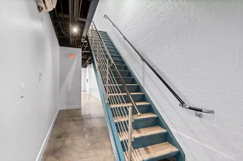 Entry Way - 530 Reading Rd, Cincinnati, OH 45202 photo 8 of 8
