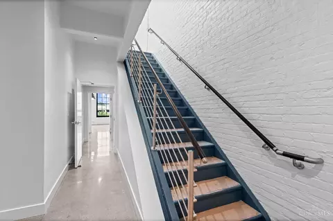 Entry Way - 530 Reading Rd, Cincinnati, OH 45202 photo 4 of 8