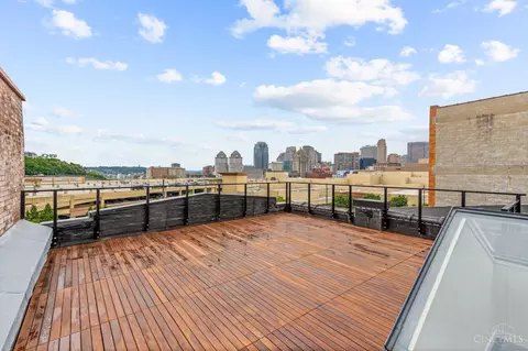 Exterior - 530 Reading Rd, Cincinnati, OH 45202 photo 6 of 6