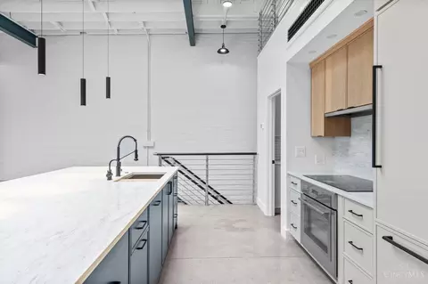 Kitchen - 530 Reading Rd, Cincinnati, OH 45202 photo 3 of 10