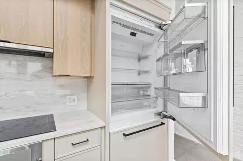 Kitchen - 530 Reading Rd, Cincinnati, OH 45202 photo 5 of 10