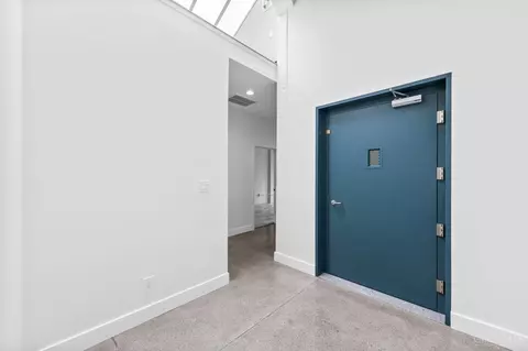 Entry Way - 530 Reading Rd, Cincinnati, OH 45202 photo 1 of 8