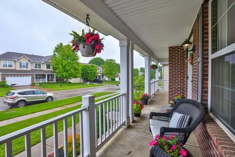 Exterior - 989 Spruce Gln, Morrow, OH 45152 photo 3 of 13