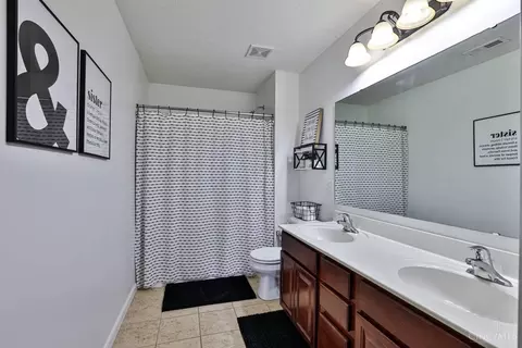 Bath - 989 Spruce Gln, Morrow, OH 45152 photo 4 of 4