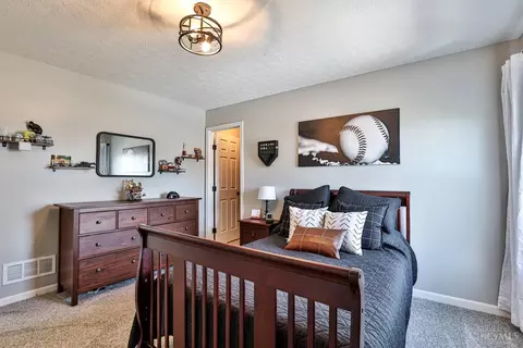 Bedroom - 989 Spruce Gln, Morrow, OH 45152 photo 5 of 6