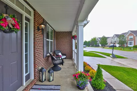 Exterior - 989 Spruce Gln, Morrow, OH 45152 photo 4 of 13