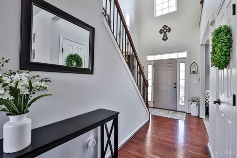 Entry Way - 989 Spruce Gln, Morrow, OH 45152 photo 2 of 8