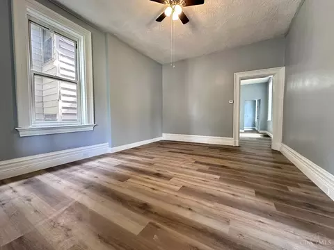 Living - 3552 Vine St, Cincinnati, OH 45220 photo 9 of 11