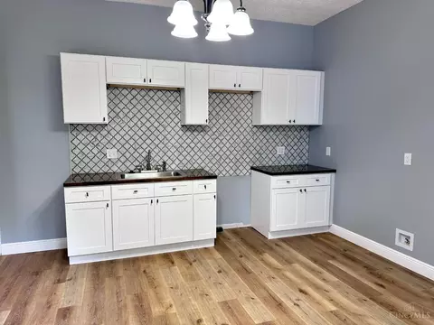 Kitchen - 3552 Vine St, Cincinnati, OH 45220 photo 5 of 5