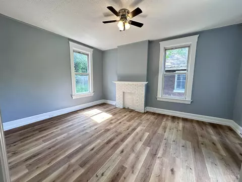 Living - 3552 Vine St, Cincinnati, OH 45220 photo 2 of 11