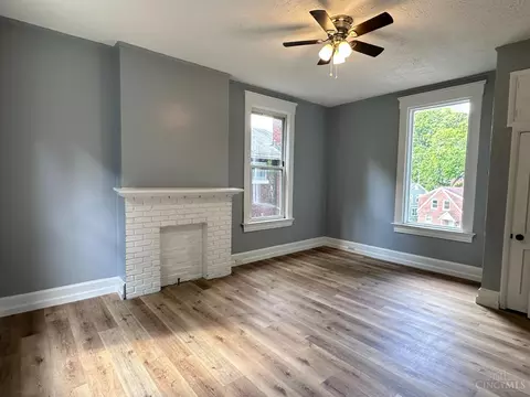 Living - 3552 Vine St, Cincinnati, OH 45220 photo 5 of 11
