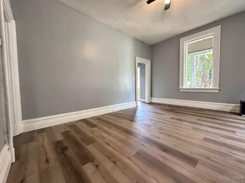 Living - 3552 Vine St, Cincinnati, OH 45220 photo 8 of 11