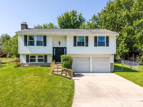 1364 Red Bud Ln, Milford, OH 45150