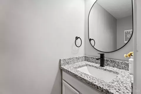 Bath - 1718 Emerald Glade Ln, Cincinnati, OH 45255 photo 1 of 4