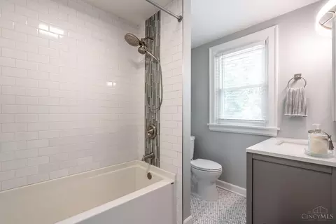 Bath - 6606 Britton Ave, Cincinnati, OH 45227 photo 1 of 2