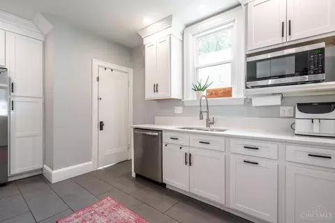 Kitchen - 6606 Britton Ave, Cincinnati, OH 45227 photo 3 of 6