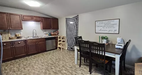 219 Orchard Cir, Blanchester, OH 45107 photo 8