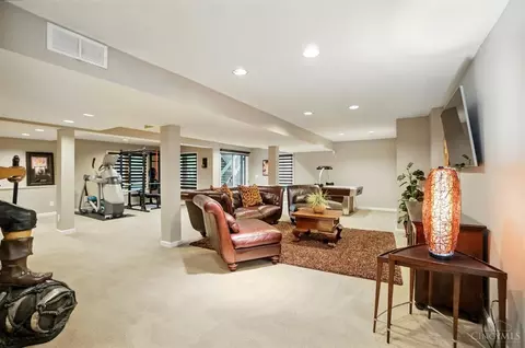 Living - 14 Heritage Rd, Blue Ash, OH 45241 photo 5 of 6